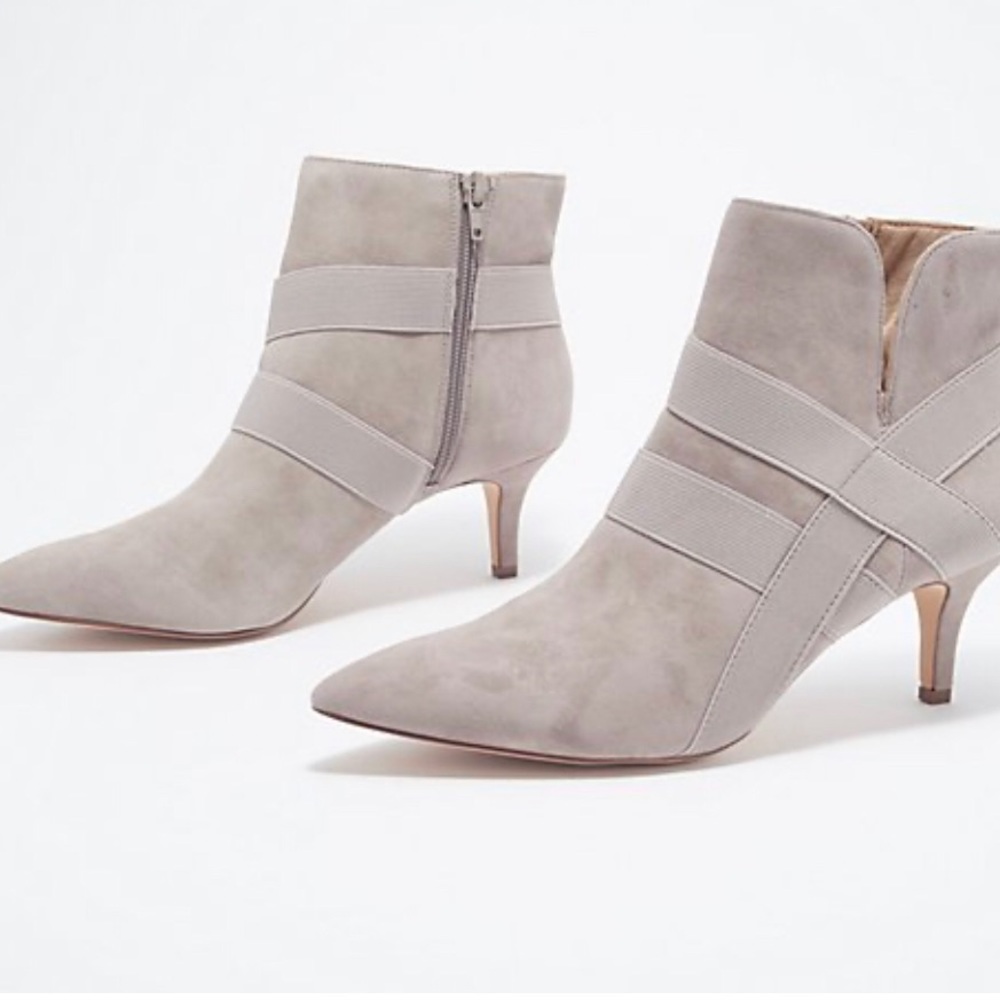 👠 G.I.L.I. Pointed Suede Ankle Booties 👠